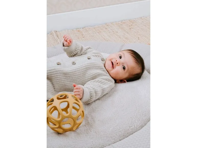 baby's only Baby-Greifball Ocker