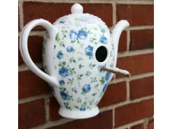 Esschert Design Nistkasten Kaffeekanne, assortiert