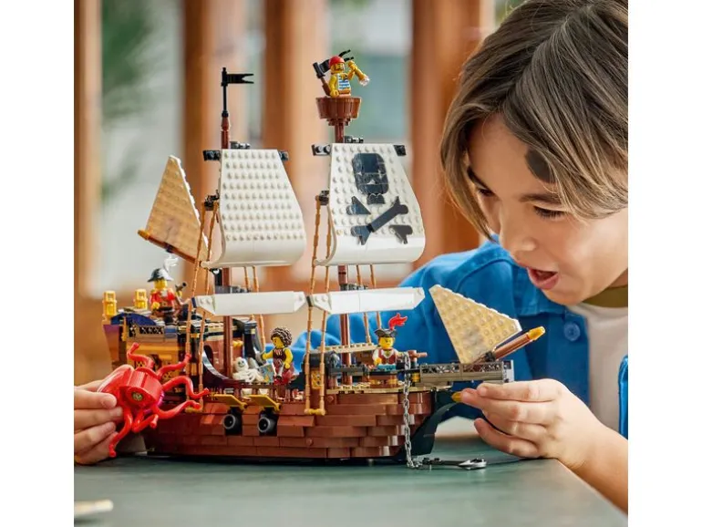 LEGO® Creator Legendäres Piratenschiff 31387
