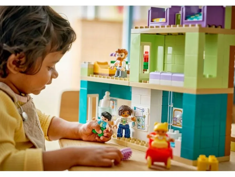 LEGO® DUPLO® Modernes Familienhaus mit Figuren 3-in-1 10470