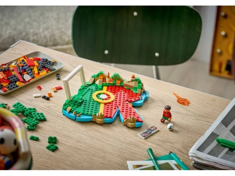 LEGO® Editions Cristiano Ronaldo – Fussball-Highlights 43012