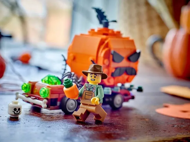 LEGO® Saisonal Pickup mit Halloweenkürbis 40822