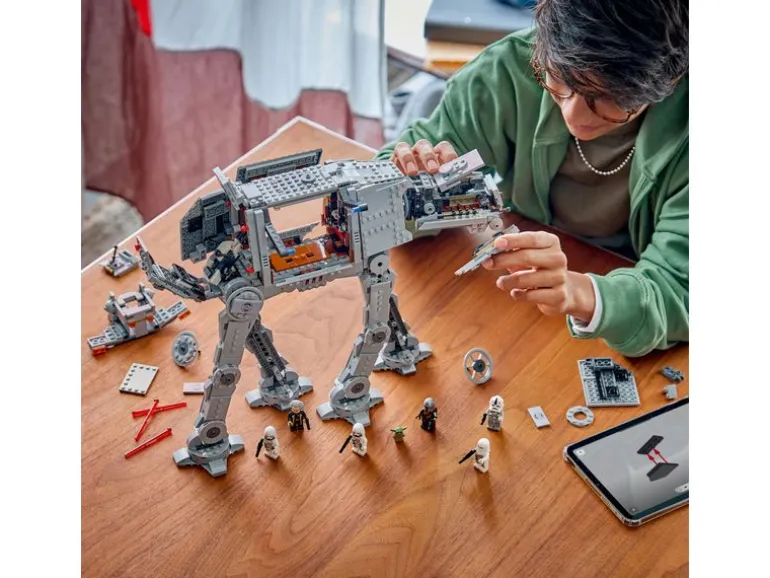 LEGO® Star Wars AT-AT des Restimperiums mit INT-4