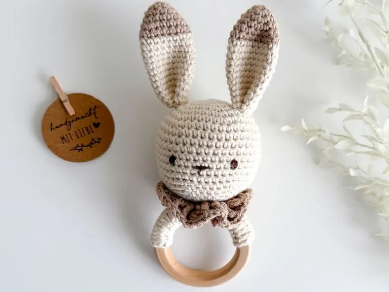 Welcomebabybox Geschenkset Nio – Decke & Rasselhase